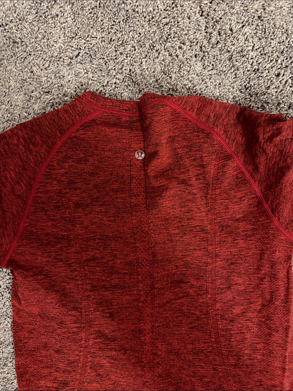 lululemon athletica Short Sleeve Tech Tee in Heathered Red - Picture 1 of 3